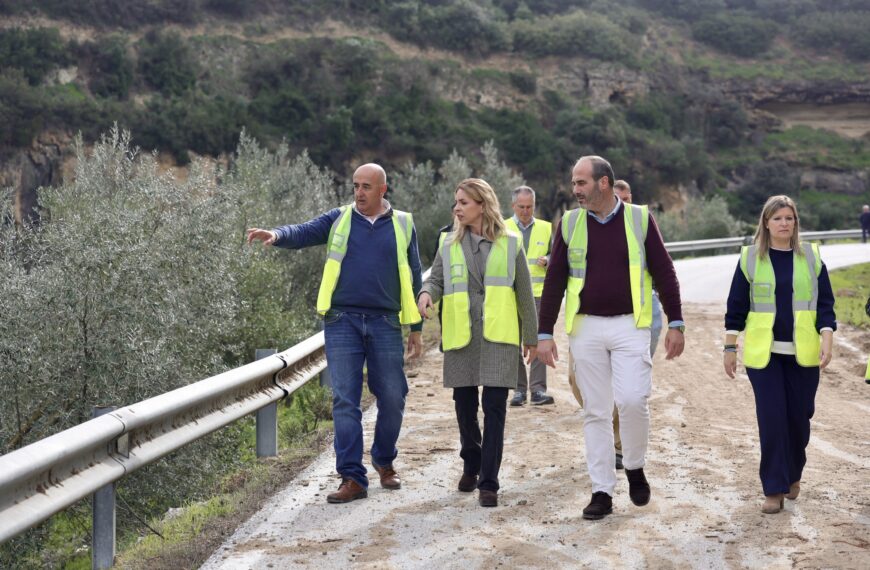 Adjudicación de la obra de emergencia en la carretera de acceso a Setenil por 266.445 euros