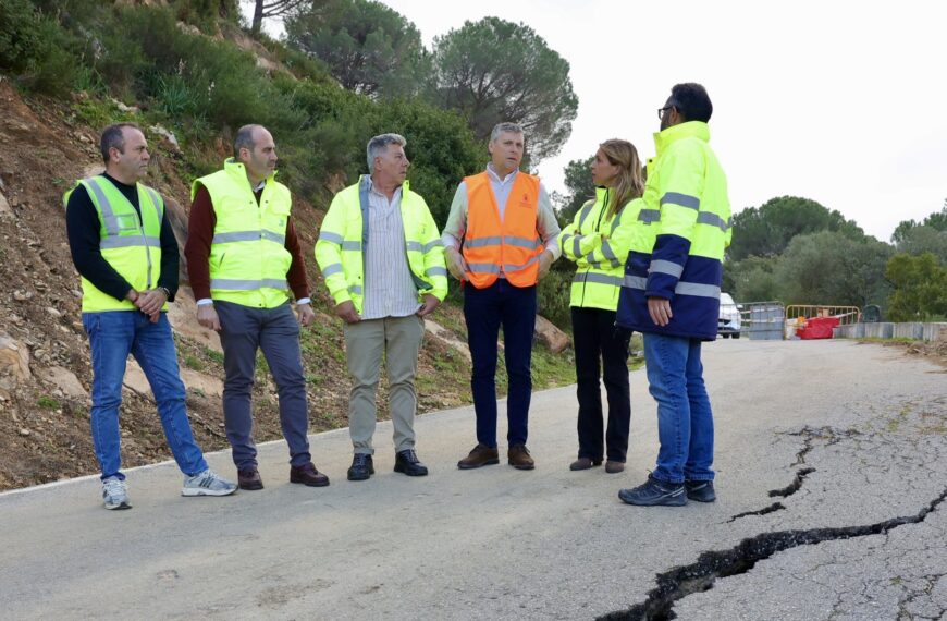Almudena Martínez reitera el apoyo de la Diputación a Jimena y San Martín del Tesorillo en su proceso de recuperación