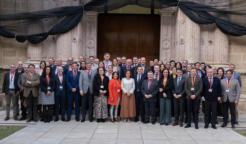 Aprobación de la Ley para la Gestión Ambiental en Andalucía: Enfrentando los Retos Climáticos y Ambientales 1 Aprobación de la Ley para la Gestión Ambiental en Andalucía: Enfrentando los Retos Climáticos y Ambientales