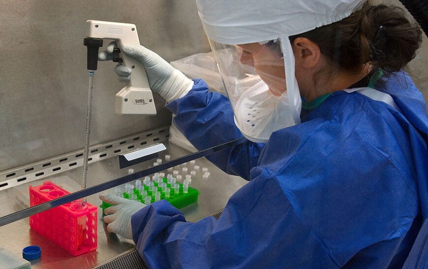 Aumento del 31% en la Presencia Femenina en la Ciencia Andaluza desde 2018, Superando las 14,000 Mujeres