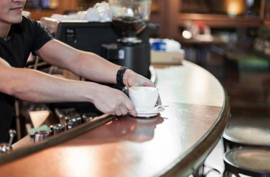 CCOO alerta de la destrucción de empleo en Málaga capital en pleno julio pese al récord de turistas en 2025