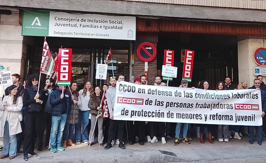 La movilización se ha desarrollado ante la delegación provincial de Inclusión Social