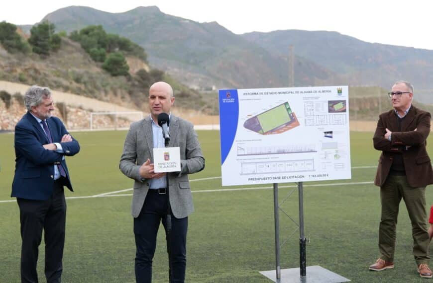 Colaboración entre Diputación y Ayuntamiento para la Reconstrucción del Campo de Fútbol de Alhama de Almería