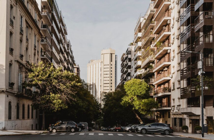 Desafíos Urbanísticos: La Creciente Brecha entre los Precios Inmobiliarios y la Construcción de Nuevas Viviendas en España