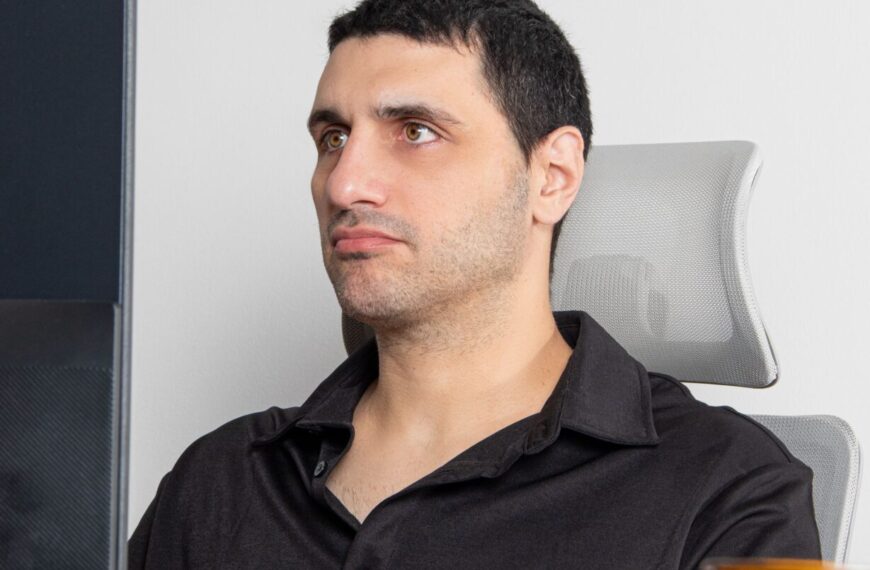 Rodrigo Ramos D’Agostino analiza los riesgos ocultos de la sobreexposición digital en finanzas