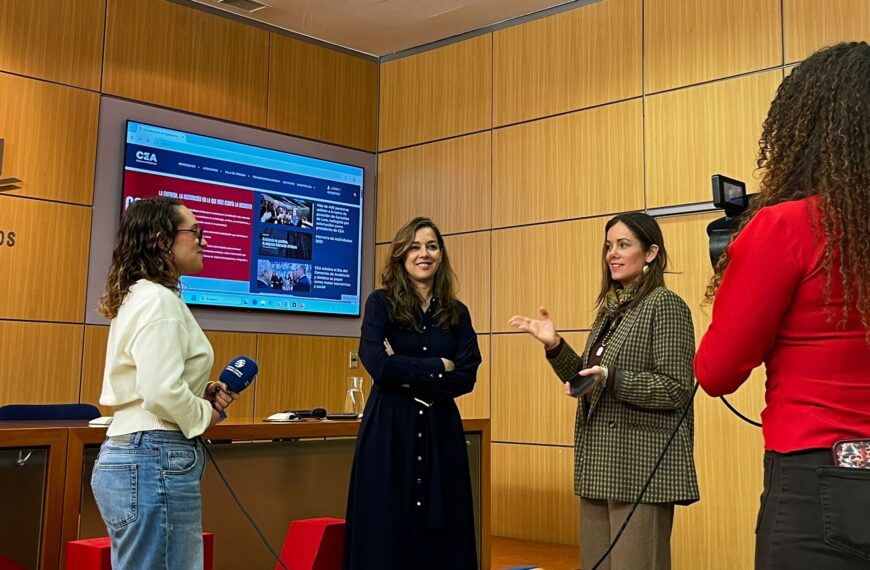 El CEA se Convierte en Aula y Plató para Estudiantes de Periodismo de EUSA