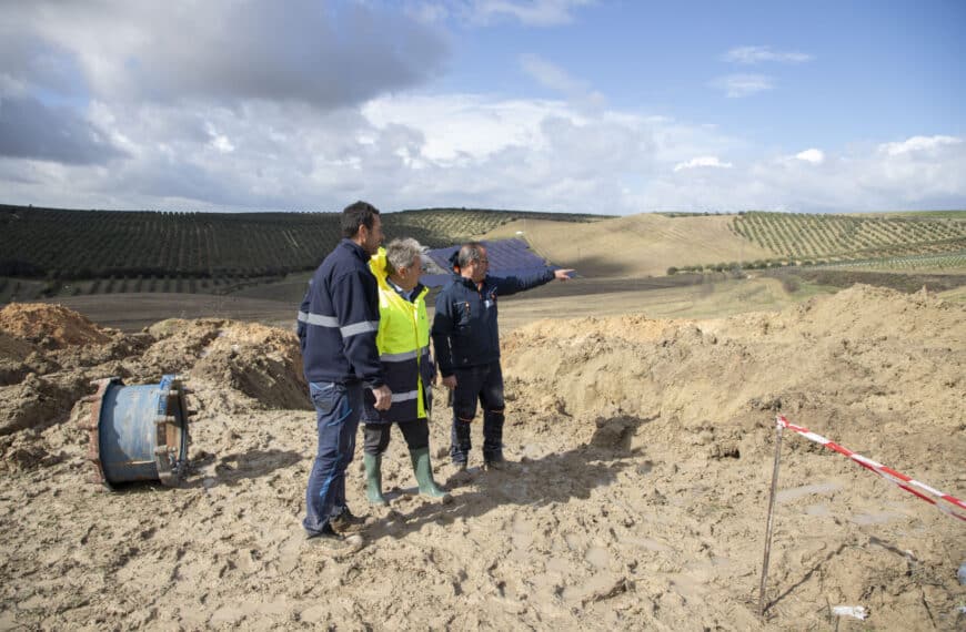 Emproacsa realiza reparaciones de urgencia en la tubería afectada por una rotura en La Rambla