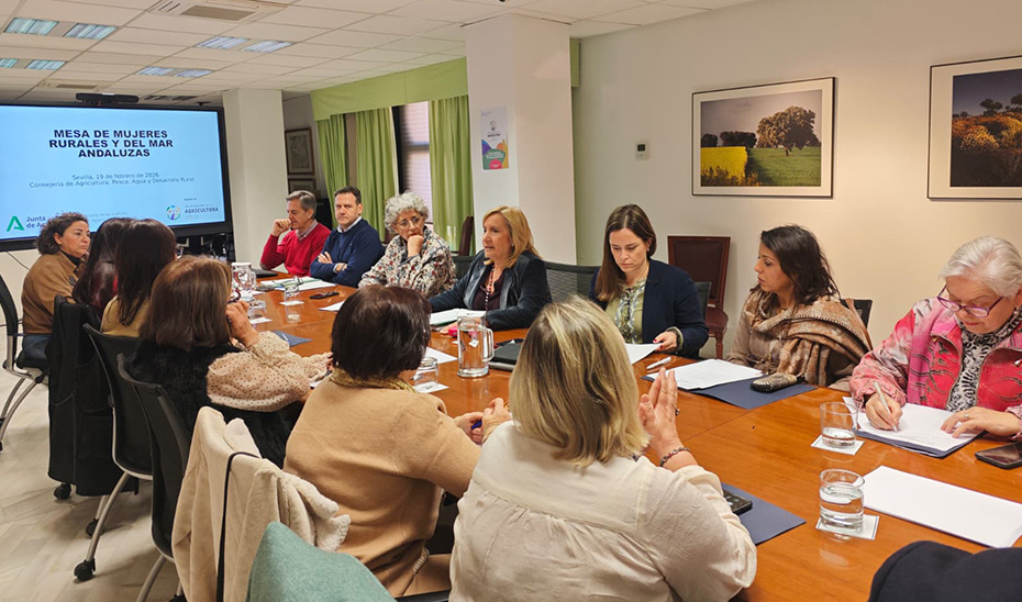Establecida la Mesa de Mujeres Rurales y del Mar para Promover la Participación Activa del Colectivo 1 Establecida la Mesa de Mujeres Rurales y del Mar para Promover la Participación Activa del Colectivo