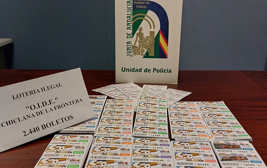 Incautación de más de 2.400 boletos ilegales de la OIDE en Chiclana por la Policía Adscrita