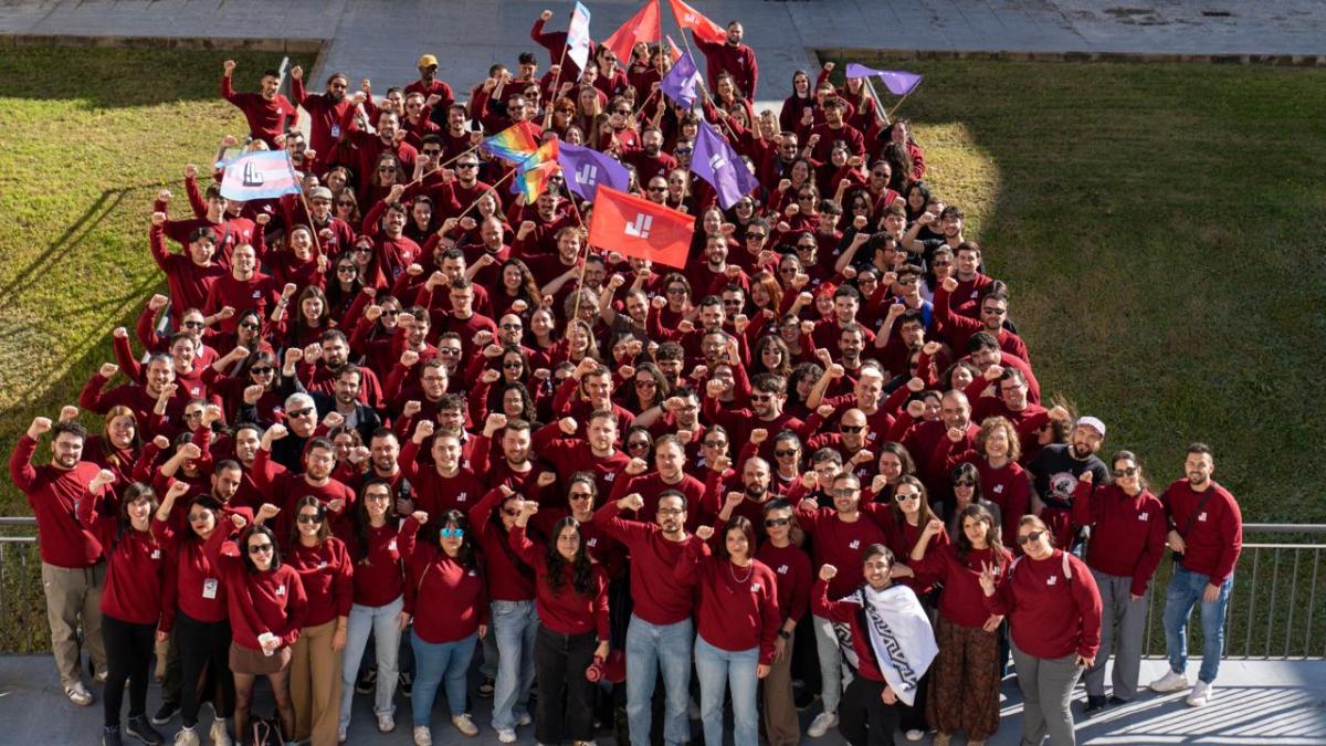 Juventud Organizada: Hacia una Acción Sindical que Transforme Nuestras Vidas 1 La Escuela Confederal de Juventud se ha celebrado en Sevilla entre los días 20 y 22 de febrero