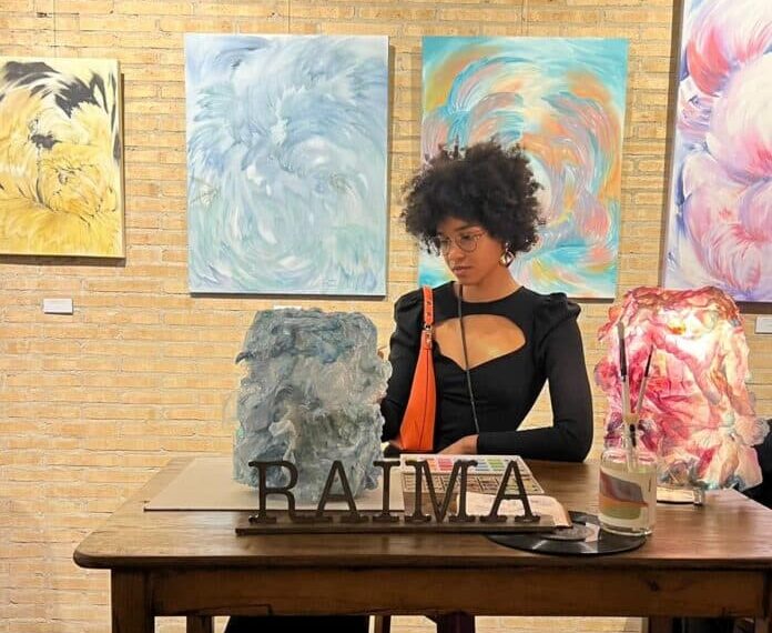 La revelación artística Carmela Sidibé inaugura exposición en la emblemática Raima de Barcelona