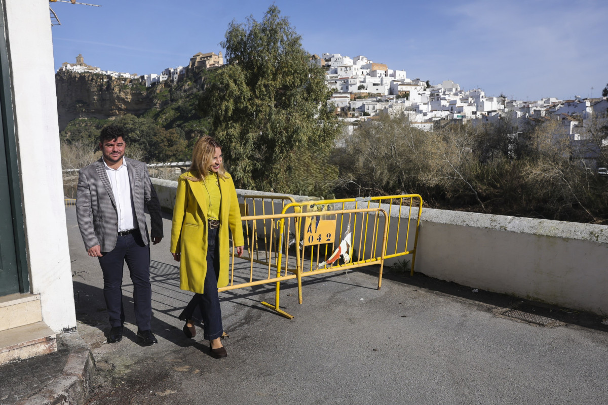 La Diputación elaborará un informe para evaluar alternativas para el puente de San Miguel en Arcos 1 La Diputación elaborará un informe para evaluar alternativas para el puente de San Miguel en Arcos