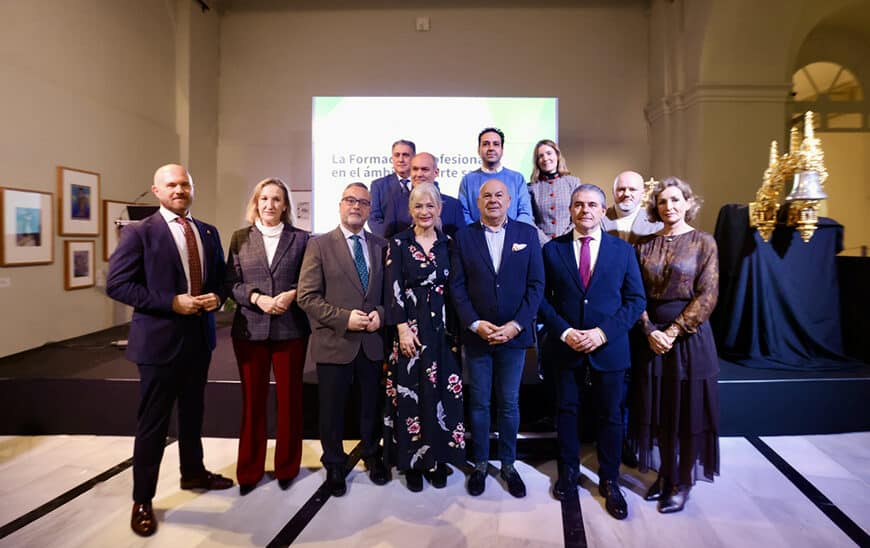 La Junta Fomenta la Profesionalización del Arte Sacro para Potenciar su Competitividad