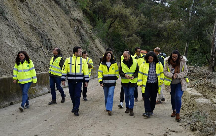 La Junta habilita paso temporal en carretera de Benamahoma y alerta sobre prudencia ante nuevas borrascas