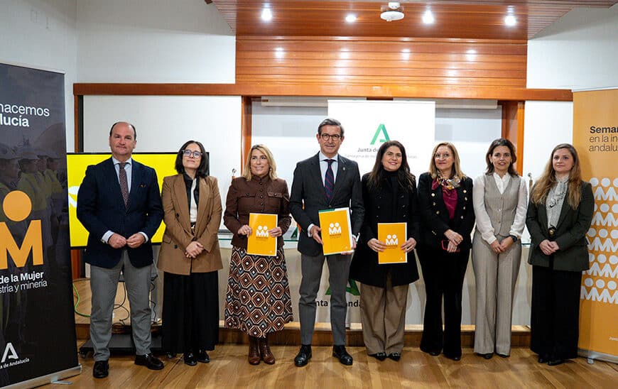 La Junta impulsa la igualdad: Más de 100 mujeres se unen para reducir la brecha de género en industria, energía y minería