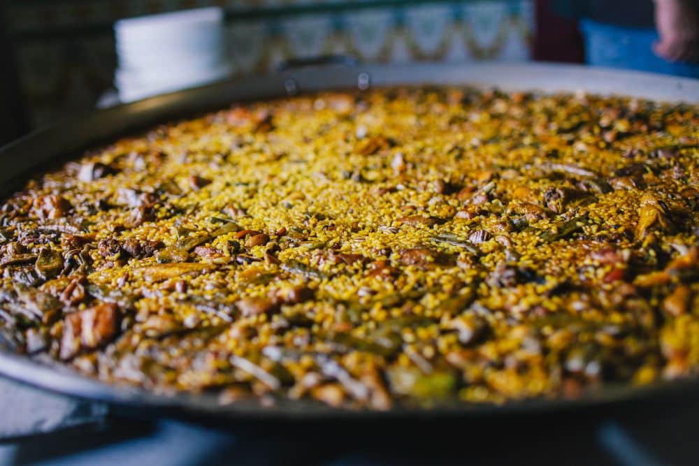 La Paella: Un Reflejo de Nuestra Realidad Moderna Más Allá de las Estadísticas 1 Sergio Ramirez chef