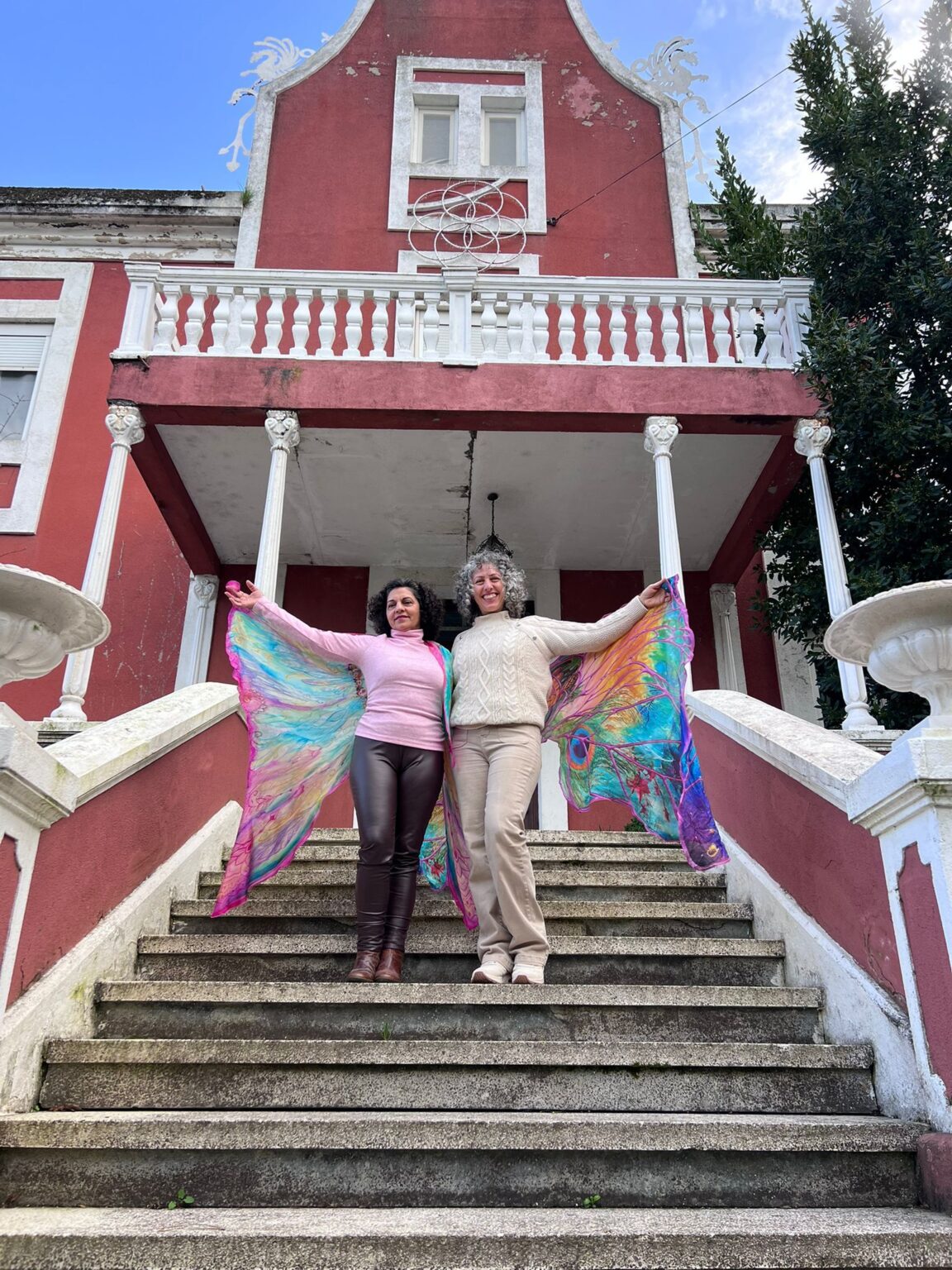 Movimiento de Activación de Alas: Carmen Malvi y Rosa Xava Fomentan el Desarrollo Comunitario a Través del Proyecto CERCI 1 CarmenMalvi y RosaXava impulsan el "Movimiento de Activación de Alas" como eje del proyecto CERCI, en un espacio de desarrollo personal con vocación comunitaria