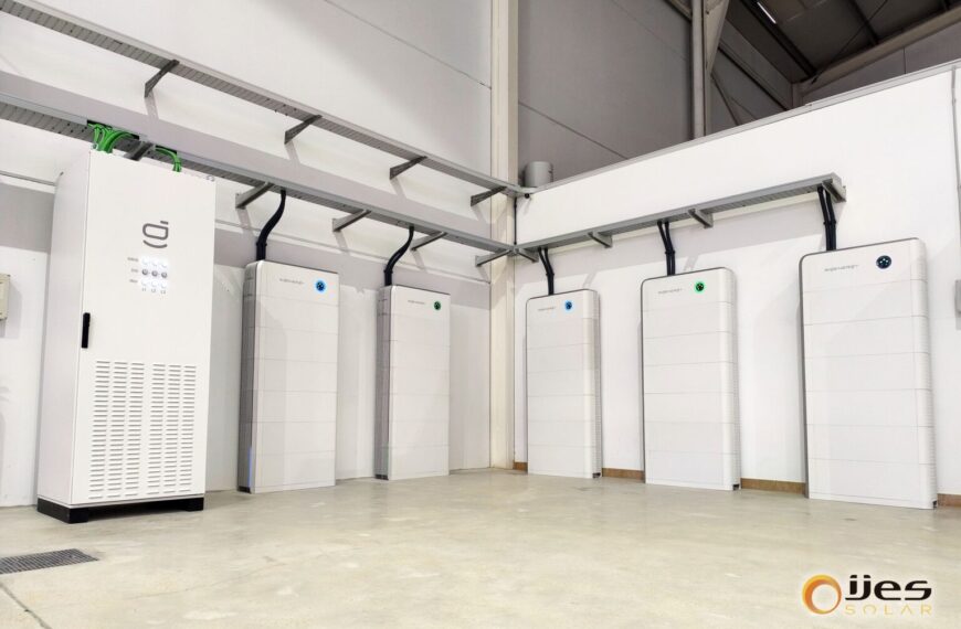 Ijes Solar garantiza el suministro eléctrico ininterrumpido en la empresa Mundobarquillo con un backup solar sin corte de energía
