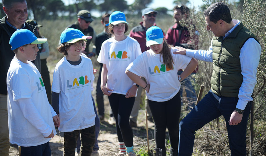 Renacer de Las Peñuelas: Doñana se Viste de Verde con Casi Dos Millones de Plantas, Nueve Años Después 1 Renacer de Las Peñuelas: Doñana se Viste de Verde con Casi Dos Millones de Plantas, Nueve Años Después