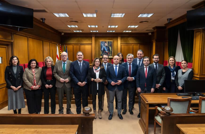 Visita de la Consejera de Desarrollo Educativo, Mari Carmen Castillo, a la Diputación