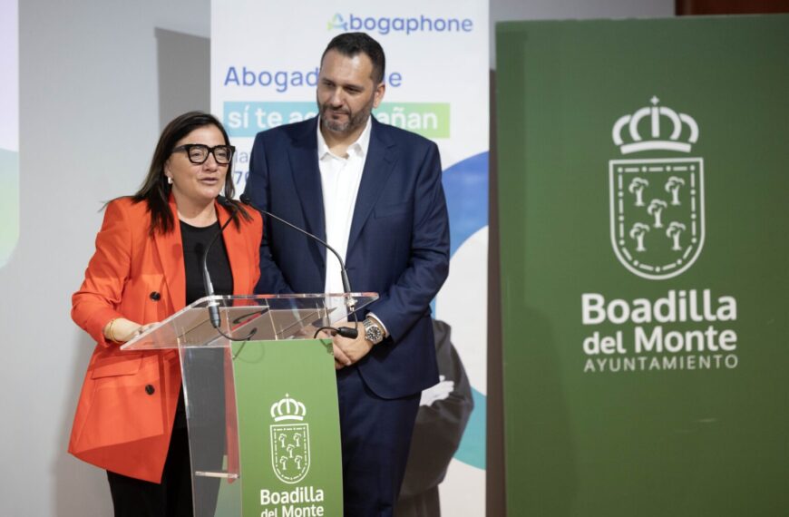 Abogaphone se presenta en Boadilla del Monte como la primera plataforma online de "abogados reales"