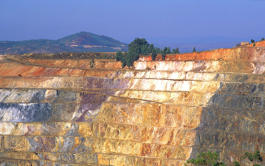 Acuerdo Estratégico con Aminer para Establecer un Centro de Excelencia e Innovación Minera