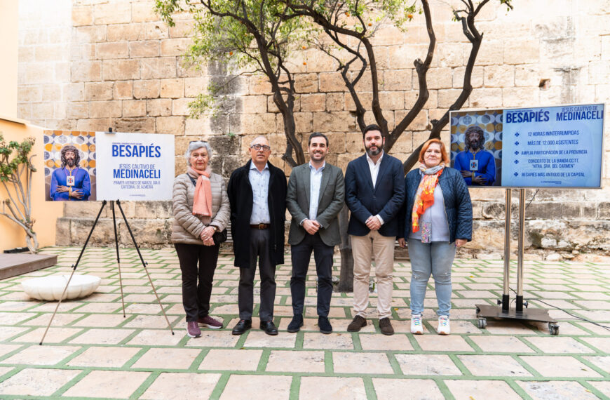 Almería se Alista para el Besapiés del Cristo de Medinaceli: Su Acto Religioso Más Multitudinario