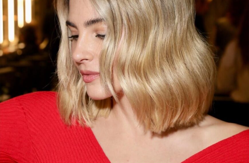 Andrea Duro Deslumbra con Arkhé Cosmetics en los Premios del Cine Español