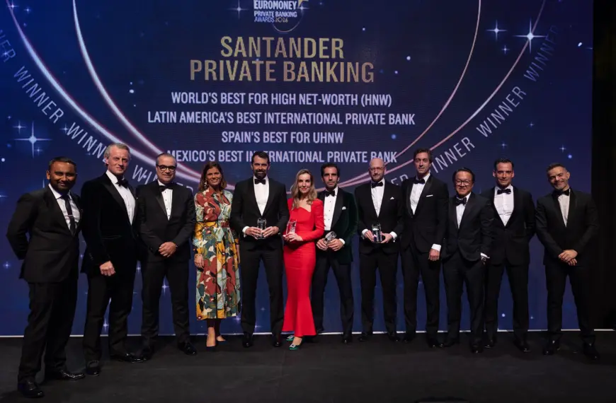 De izquierda a derecha: Frans Von Chrismar  Javier Ortega  Sol Moreno de los Ríos  Alfonso Castillo  Alejandra Entrecanales  Victor Moreno de Barberá  Luis Bermúdez  Axel Timmerman  Vitor Otshuki  Javier   Martin-Pliego