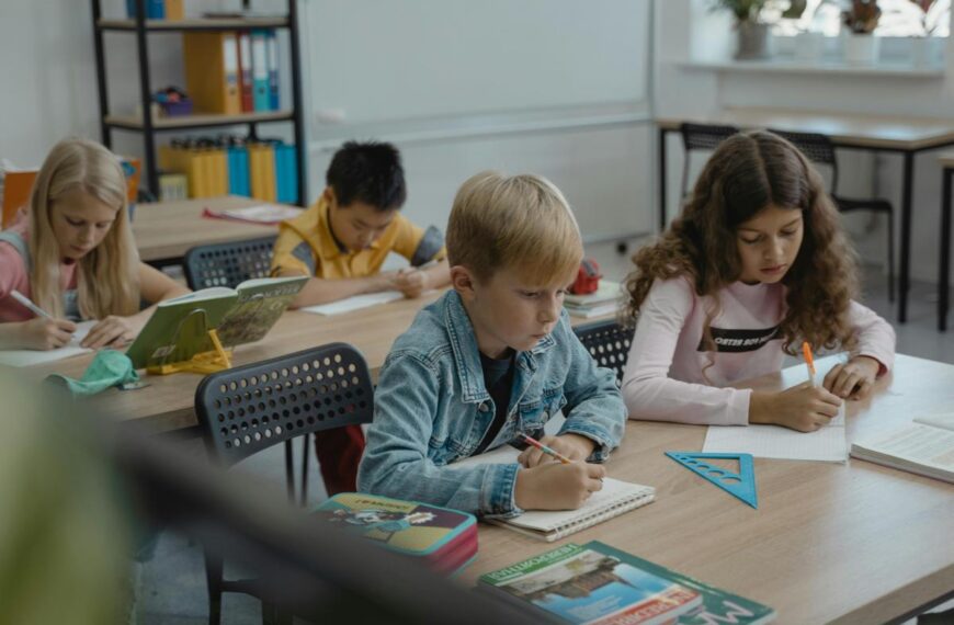 Alumnos en el aula. Fuente: Pexels