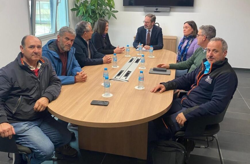 Imagen de la reunión de la Sección Sindical de CCOO en Emproacsa-Aguas de Córdoba con el delegado del Gobierno de la Junta en Córdoba, Adolfo Molina.