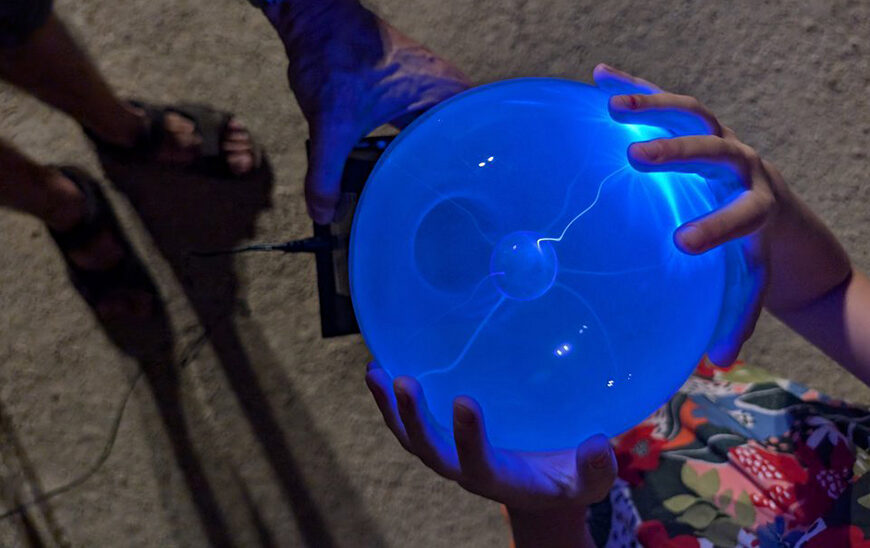 "Ciencia al Fresquito": Talleres, Astronomía y Escape Rooms Científicos en los Municipios Andaluces