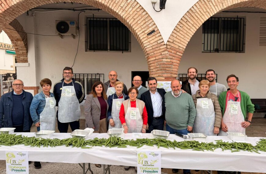 Dalías Celebra el Concurso de Desgrane de Présules en la Plaza de las Flores