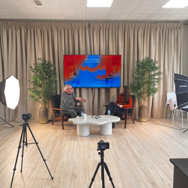 Decibelios Podcast Regresa: Una Nueva Temporada Descubriendo la Magia del Sonido