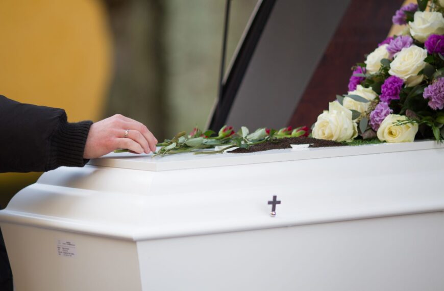 Desafíos y Particularidades del Sector Funerario en Madrid y Barcelona: Perspectivas desde la Gestión y Coordinación