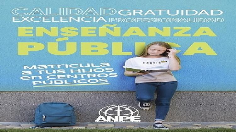 Elegir la Enseñanza Pública: Una Opción Confiable para la Calidad Educativa al Alcance de Todas las Familias 1 Elegir la Enseñanza Pública: Una Opción Confiable para la Calidad Educativa al Alcance de Todas las Familias