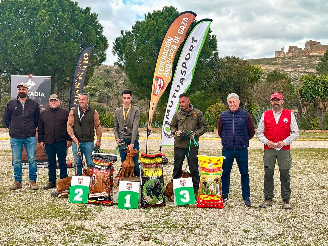 "Ginebra" de Álvaro Escalante y "Cuqui" de José Manuel León Triunfan en la Primera Selectiva de la Copa Andalucía de Podencos – Federación Andaluza de Caza 1 "Ginebra" de Álvaro Escalante y "Cuqui" de José Manuel León Triunfan en la Primera Selectiva de la Copa Andalucía de Podencos – Federación Andaluza de Caza