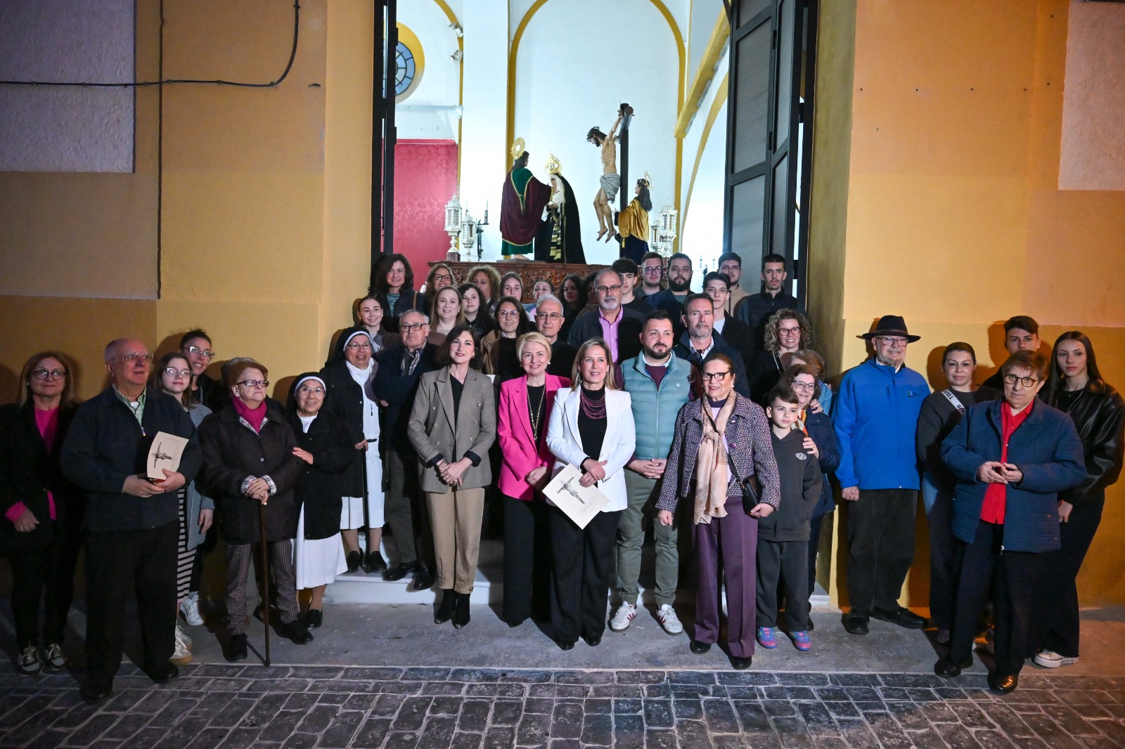 Inauguración de la Nueva Puerta de la Iglesia de San Roque con la Presencia del Ayuntamiento y la Diputación 1 Inauguración de la Nueva Puerta de la Iglesia de San Roque con la Presencia del Ayuntamiento y la Diputación