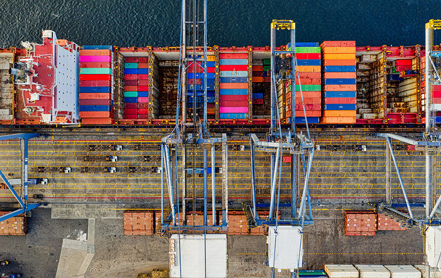 Industria y Inversión Impulsan el Crecimiento Económico de Andalucía por Encima del Promedio Nacional