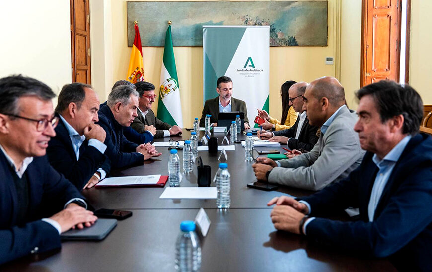 Junta y FEPEX Andalucía Unen Fuerzas para Fortalecer el Sector Hortofrutícola: Crean Mesa de Trabajo
