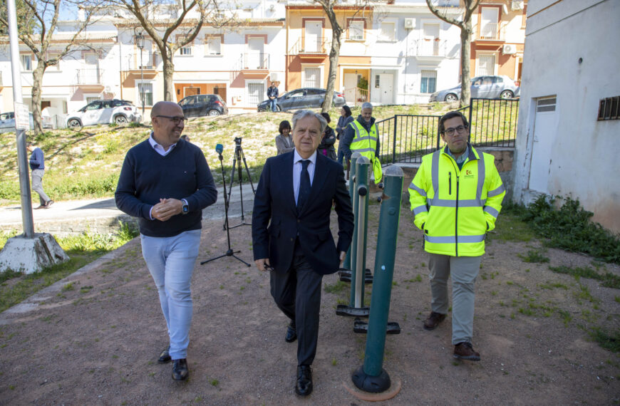 La Diputación realizará un estudio geotécnico para hallar una solución definitiva al muro colapsado en el Parque de la Paz y la Concordia de Rute