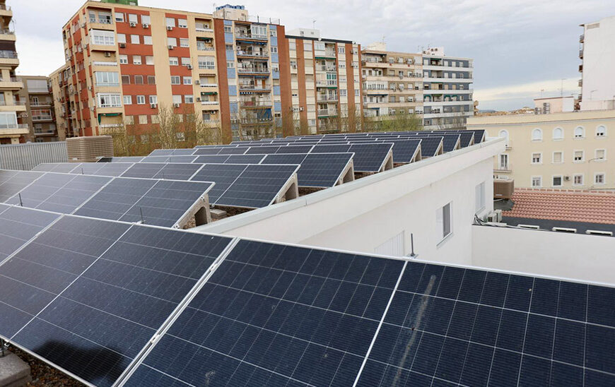 La Junta Invierte Más de 32 Millones para Mejorar la Eficiencia Energética en Centros Educativos