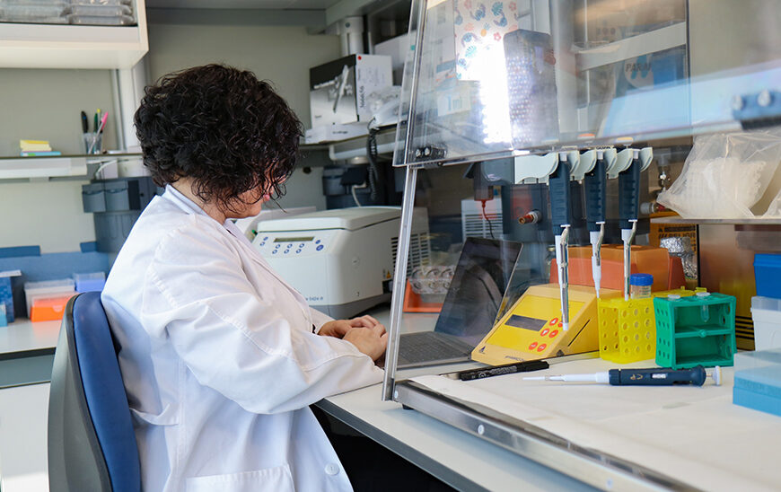 Las Mujeres Lideran: Constituyen el 60,1% de los Investigadores en la Sanidad Pública