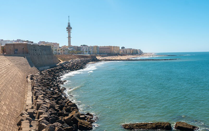 Modelo Matemático Andaluz Revoluciona la Regeneración de Playas: Un 60% Menos de Arena Tras Temporales