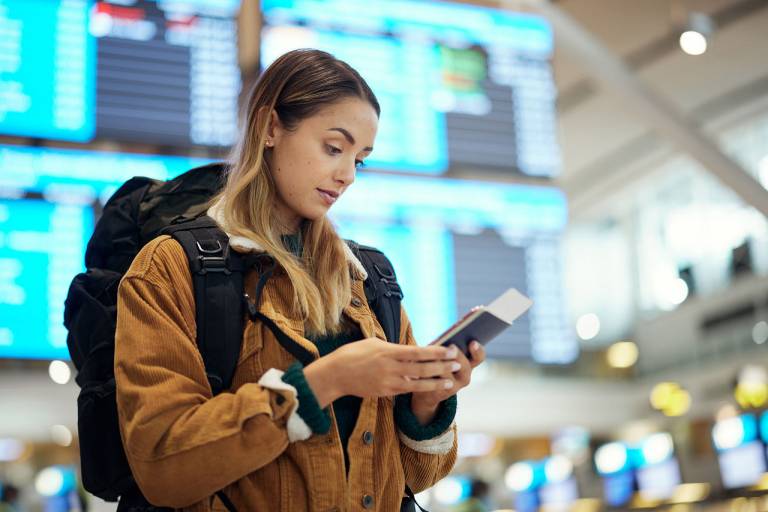 Renovación de Estrategia de Santander: Potenciando Ofertas de Viajes e Inversiones para Jóvenes