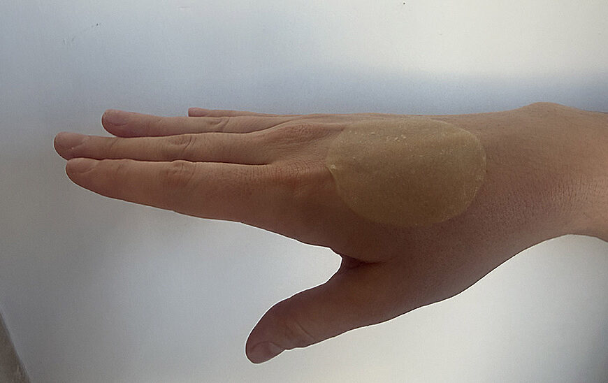 Revolucionario Vendaje de Paja y Hongo Asiático: Aceleración de Cicatrización y Combate de Infecciones