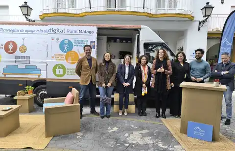 1 UNIDAD MÓVIL DOMOTIZADA METADIGITAL RURAL