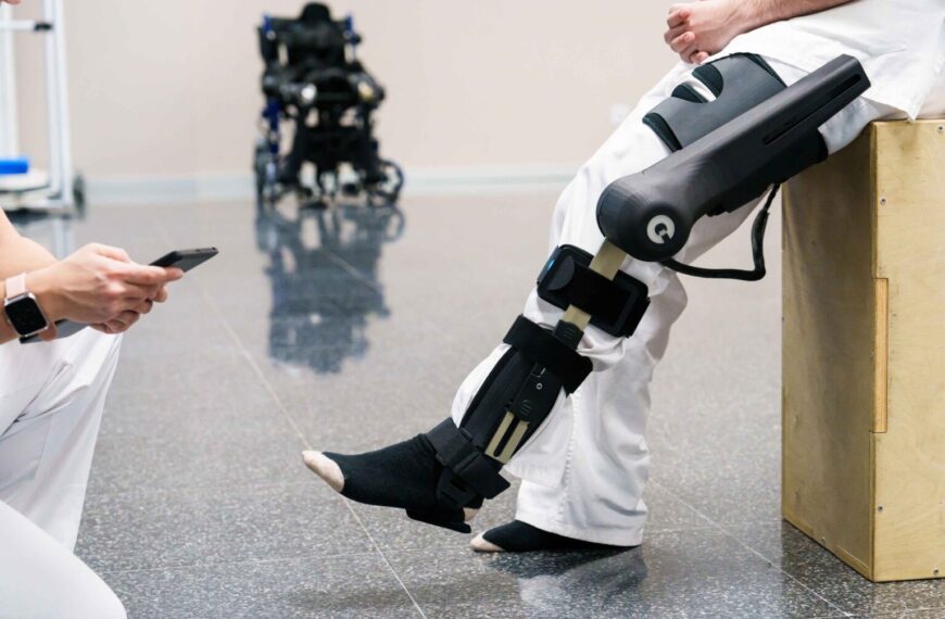 "La robótica aplicada a lesiones de rodilla y cadera permite recuperar la movilidad, la fuerza y el control motor con mayor precisión", Sara García Delgado