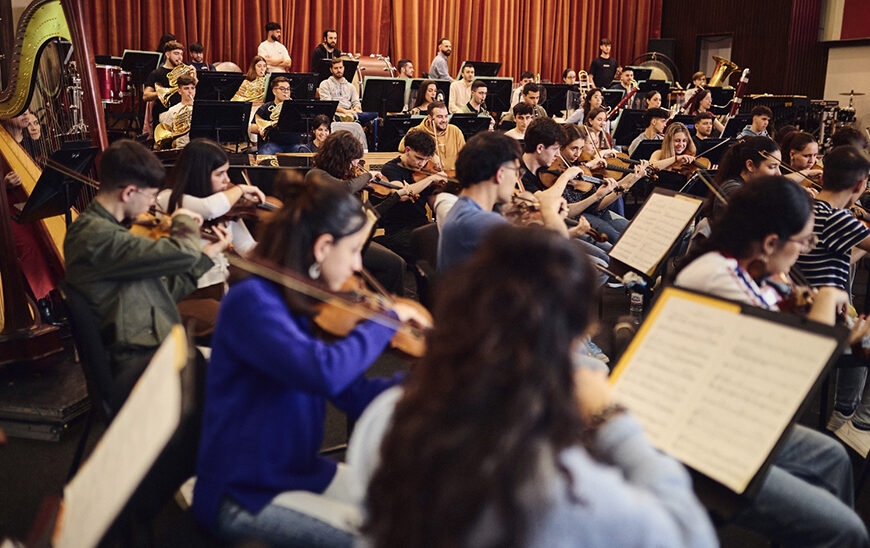 Convocatoria Abierta para Directores en Formación: La Orquesta Joven y el Joven Coro de Andalucía Buscan Talento