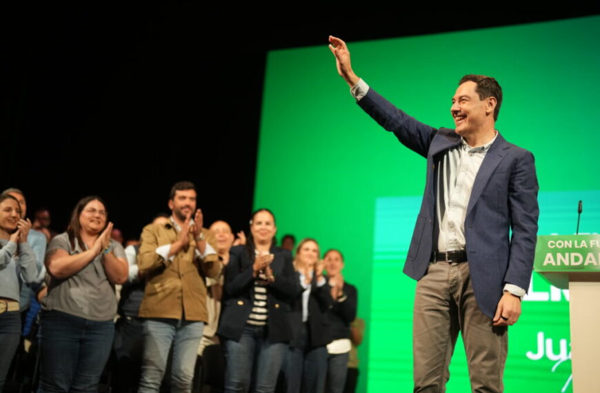 Juanma Moreno, en Almería